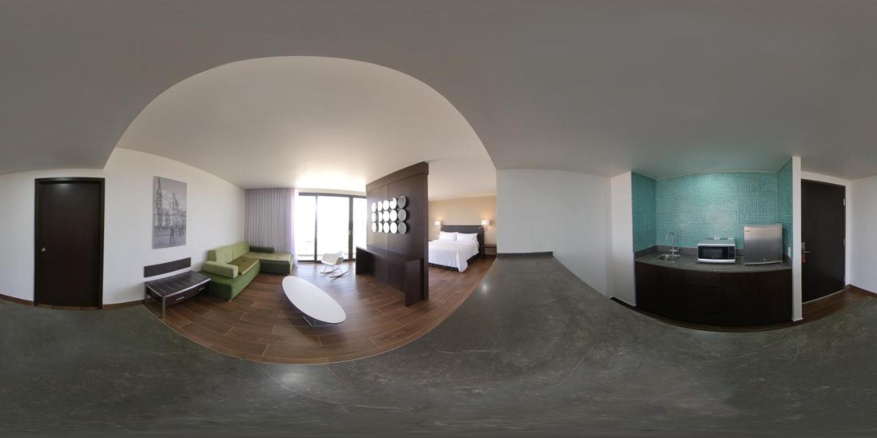Fiesta Inn Guadalajara Aeropuerto Las Pintas المظهر الخارجي الصورة