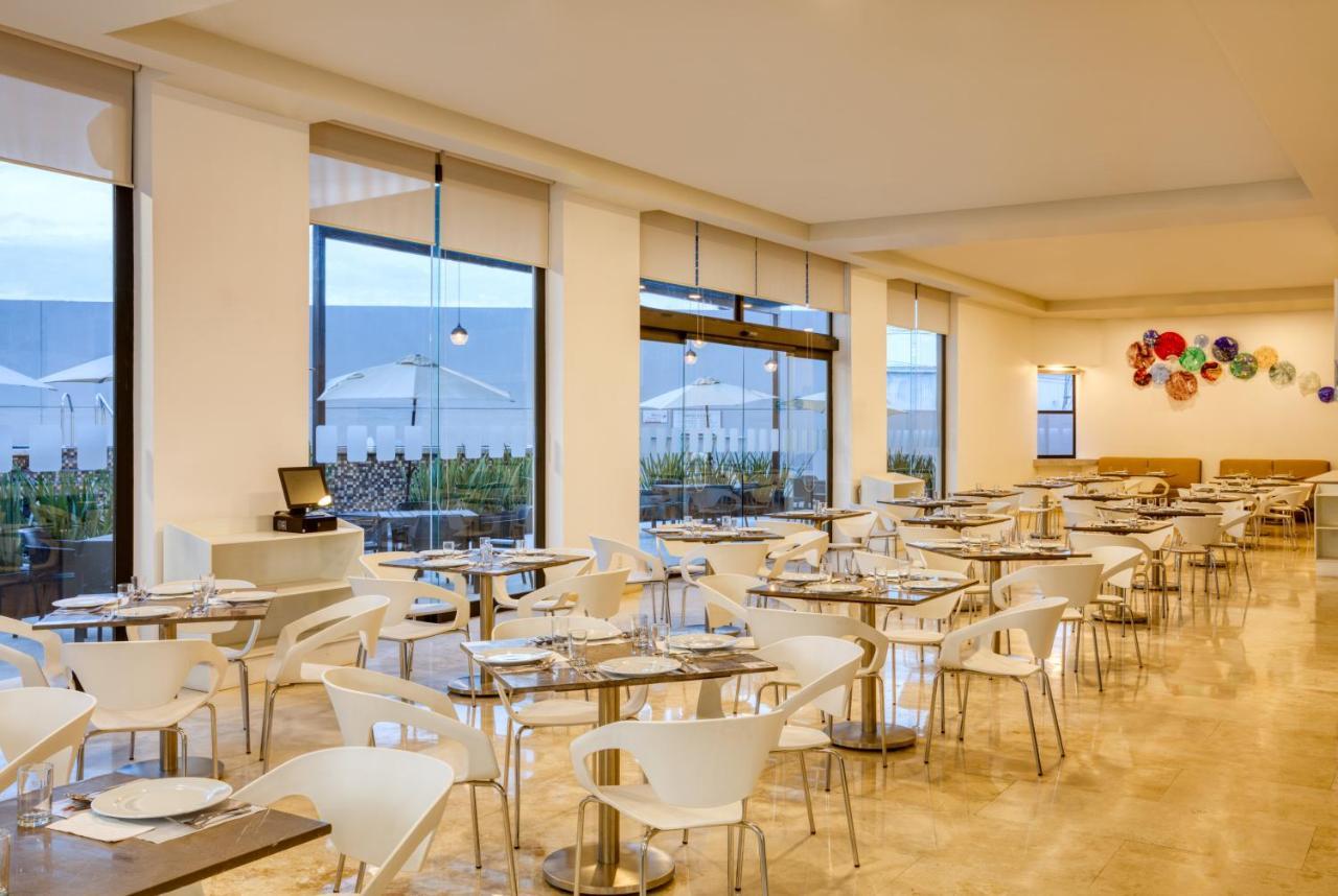Fiesta Inn Guadalajara Aeropuerto Las Pintas المظهر الخارجي الصورة