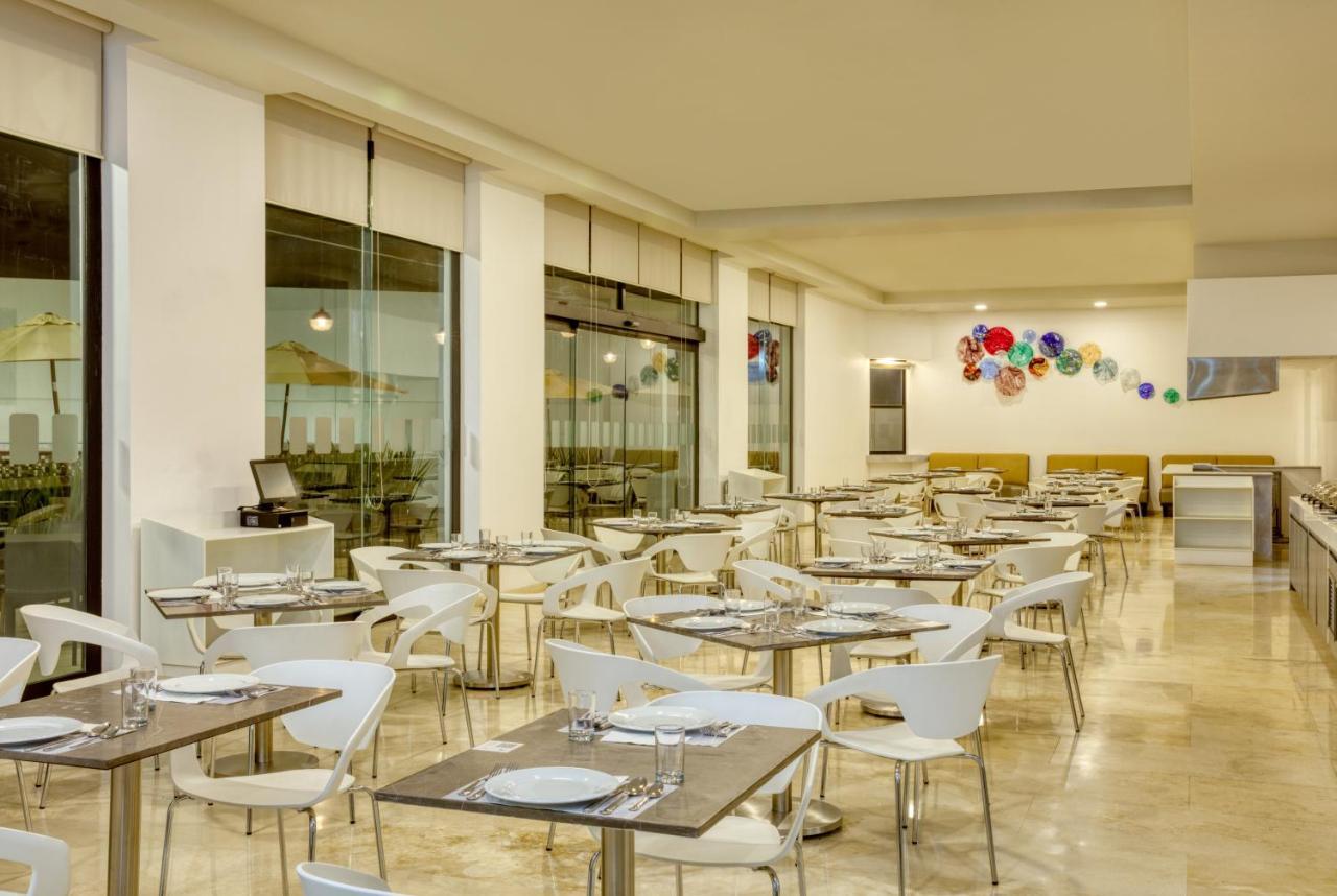 Fiesta Inn Guadalajara Aeropuerto Las Pintas المظهر الخارجي الصورة