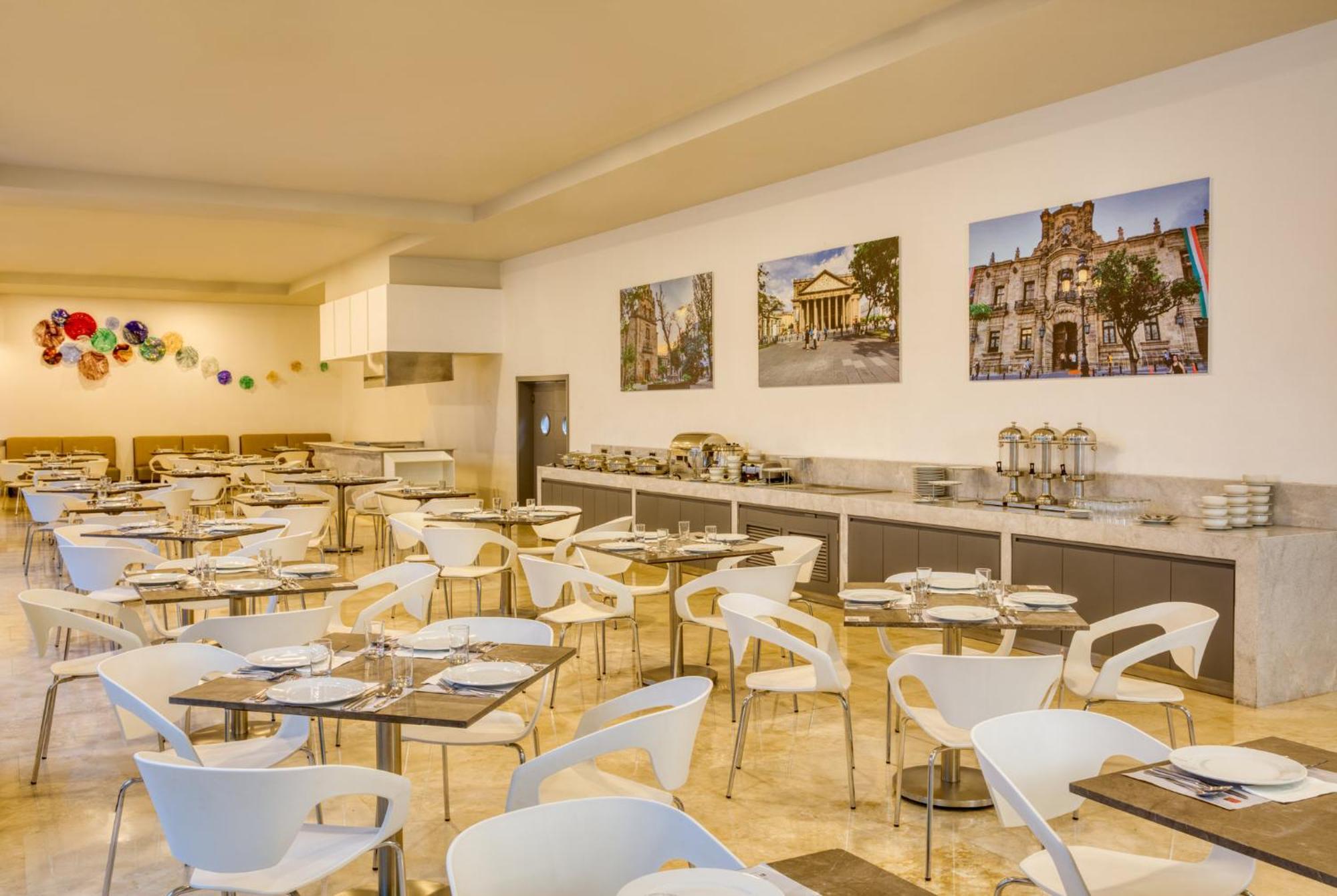 Fiesta Inn Guadalajara Aeropuerto Las Pintas المظهر الخارجي الصورة
