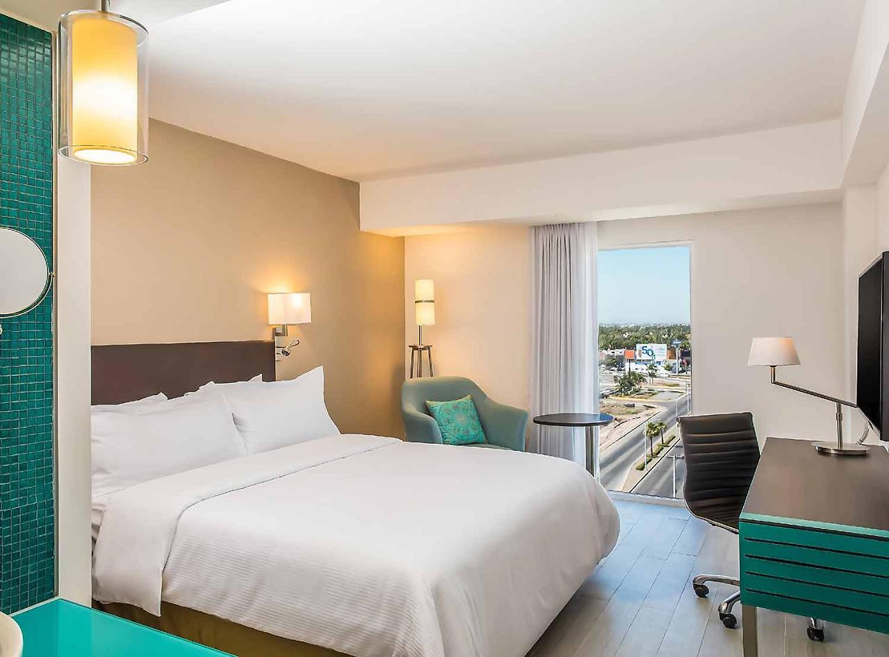 Fiesta Inn Guadalajara Aeropuerto Las Pintas المظهر الخارجي الصورة